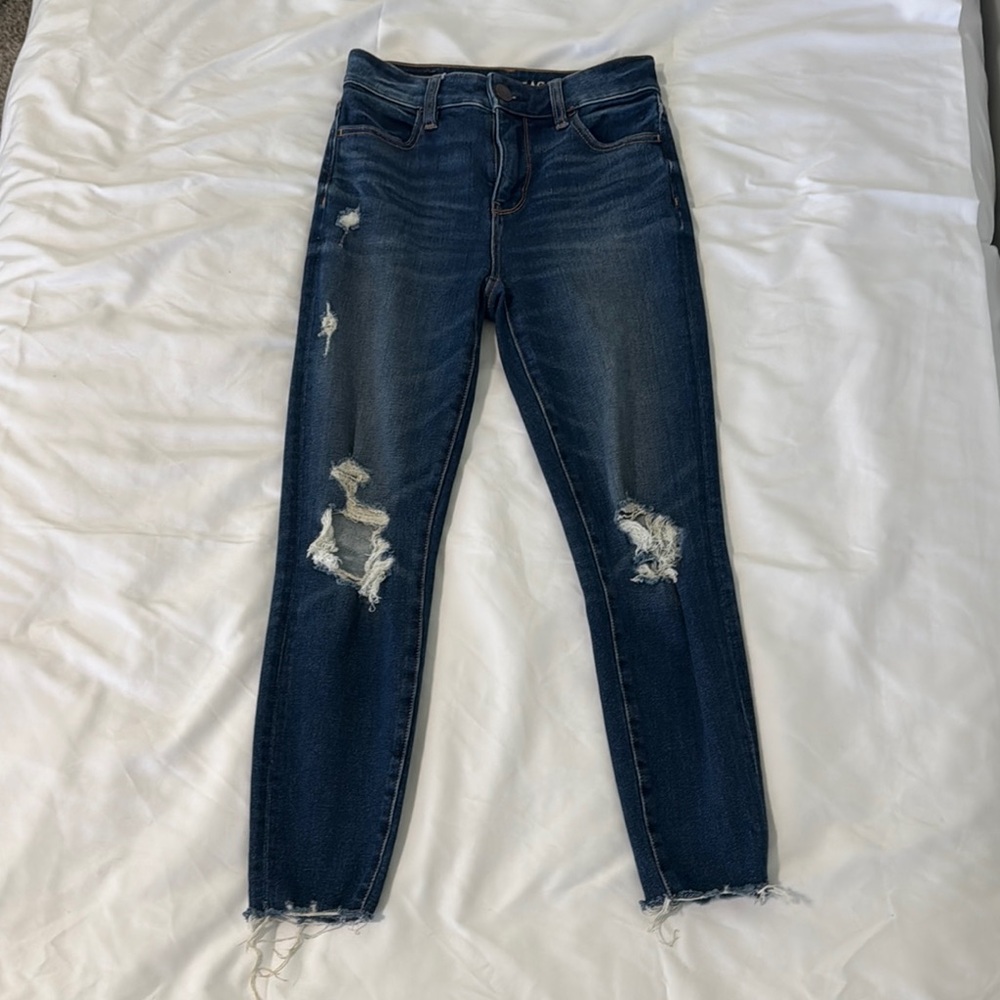 American Eagle Blue Distressed Women’s Jeans